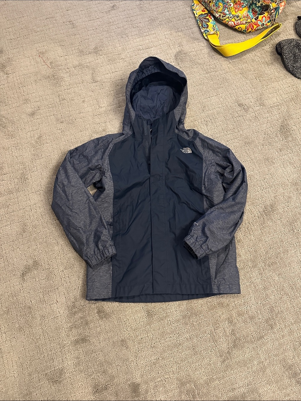 The North Face Boys Medium Two-Tone Navy Hooded Rain Shell
